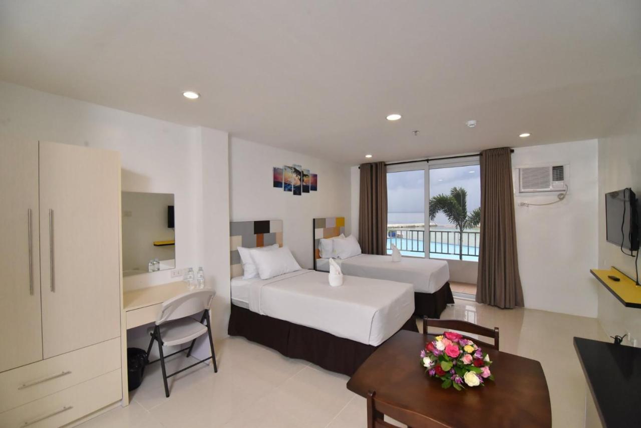 Holiday Oceanview Residences And Resort Samal Exterior foto